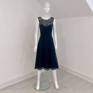 NWT SAMPLE SALE AfterSix 6738 Midnight (blue) size 6 Classic Lace. PRISTINE